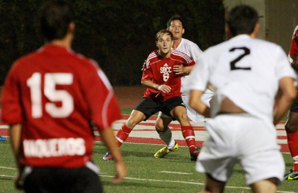 Vaqueros soccer battles Glendale to scoreless draw 