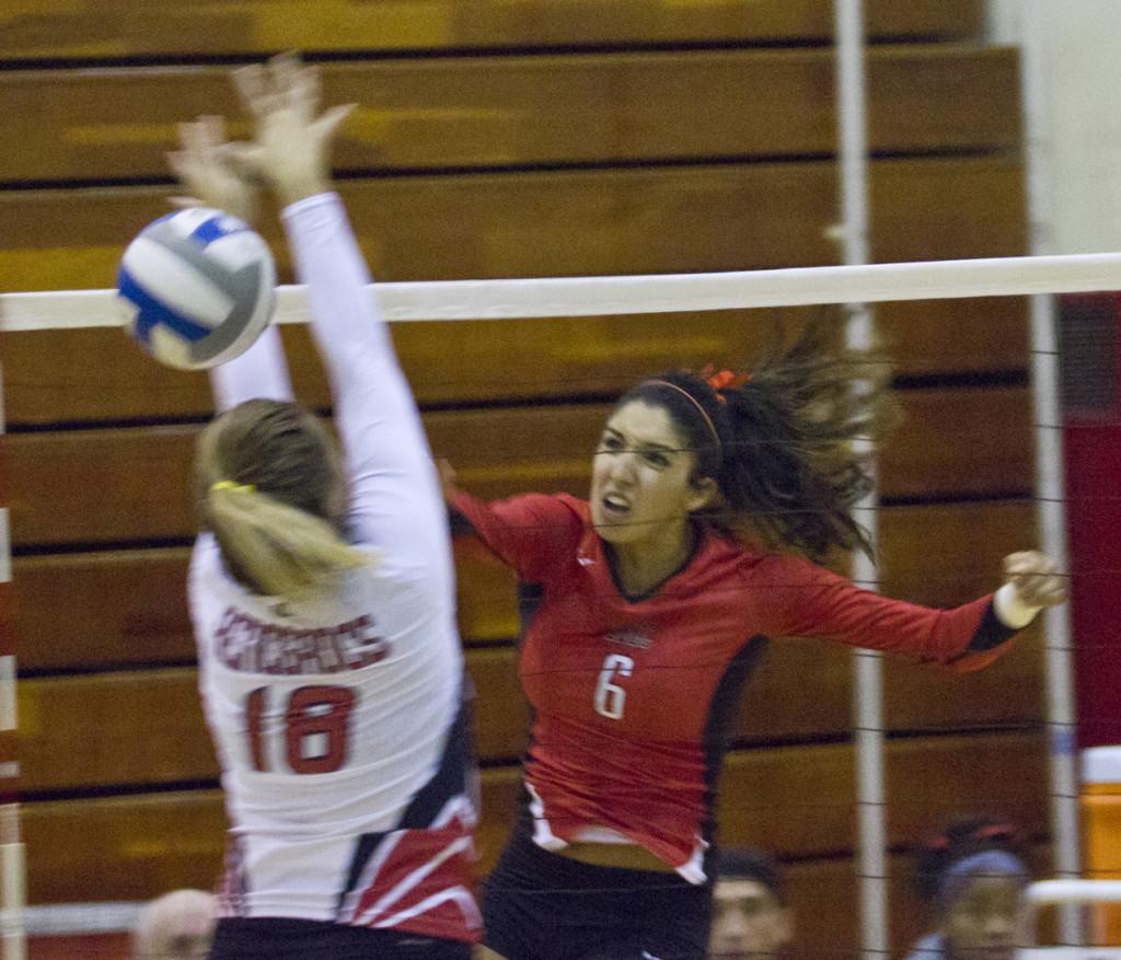 No. 19 Womens volleyball swept by No. 10 Bakersfield in home opener