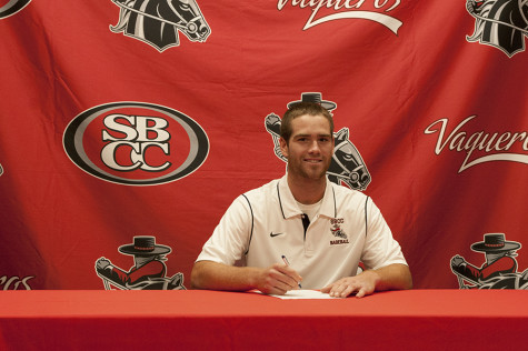 Vaqueros’ baseball player Patrick (Paddy) O’Brien signs with UCSB, Thursday, May 8, at the Sports Pavilion. O’Brien, a catcher Miramonte High School, led the Vaqueros to their deepest playoff run in program history.