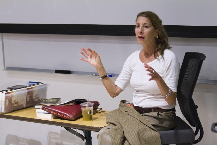 PEN USA award-winning journalist Ann Louise Bardach gives a lecture to City College student’s in the Humanities Building Wednesday, Oct. 29. Bardach shared her journey and the secrets of being a successful journalist.