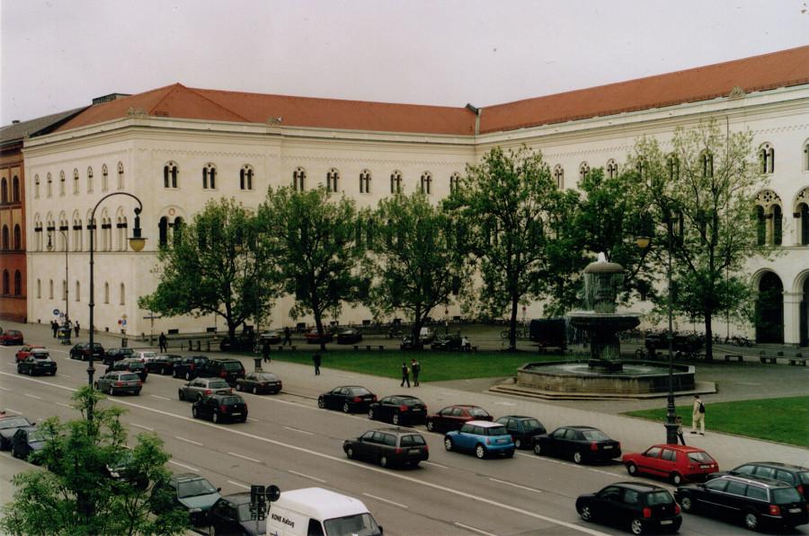 Ludwig Maximilian University of Munich in Munich, Germany. Image Source: Wolfgang Zeidler (Wzwz) on Wikimedia Commons.