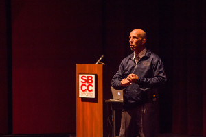 Sergeant Shawn Hill describes the tactics of running, hiding and fighting as tools students should plan to use if faced with an on-campus shooter or assailant, at the ‘Active Shooter’ presentation on Wednesday, Nov. 4, in the Garvin Theatre on West Campus.