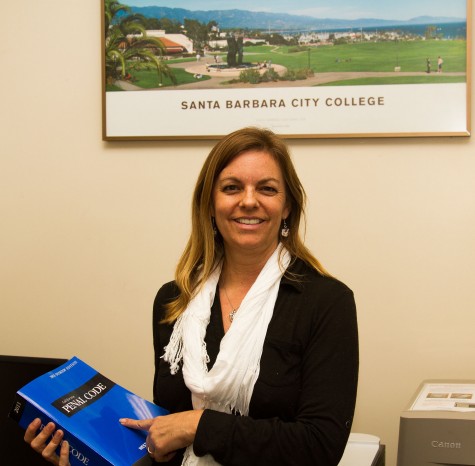 Attorney Robin Unander provides free legal consultations for all currently enrolled Santa Barbara City College students on Tuesdays between 9 a.m-2 p.m. on east campus, in the Office of Student Life. Unander says the most common problems brought to her are about criminal offense issues and landlord/tenant disputes.