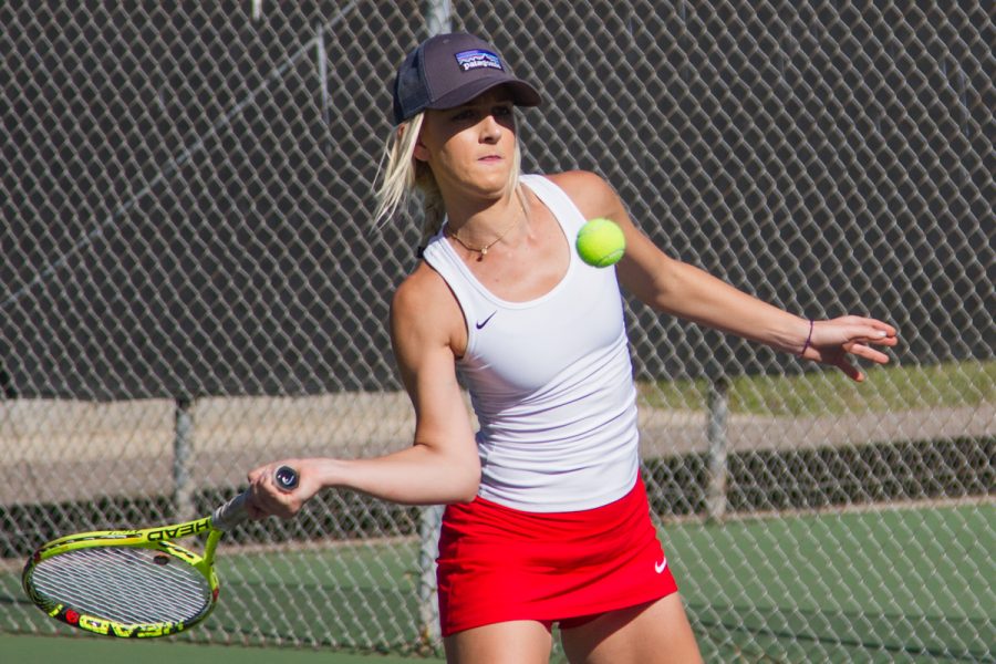 Gabriella Goss, Santa Barbara City College Vaquero, returns the ball to Minia Girit of the Santa Monica College Corsairs during their singles match at Pershing Park, at Santa Barbara City College, in Santa Barbara, Calif., on Tuesday, March 6, 2018. Goss defeated Girit. (Photo: Alejandro Gonzalez Valle / The Channels)