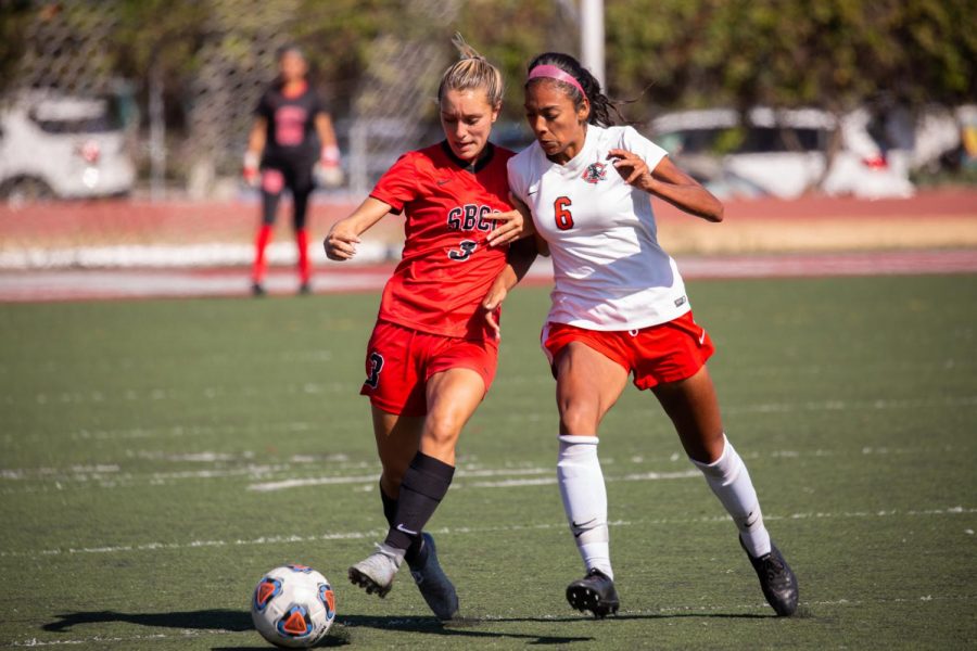 Taylor Valle (No.3) battles her way down field against Mylinda Gomez (No.6) on Tuesday afternoon, Sept. 17, 2019, at La Playa Stadium at City College in Santa Barbara, Calif. The Vaqueros lost to the Chaffey College Panthers 2-1.