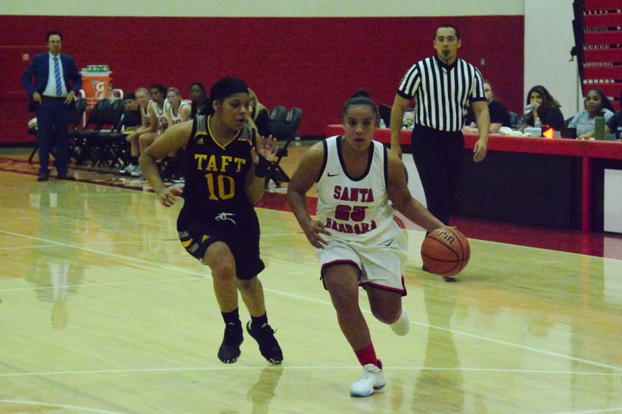 Alondra Jimenez (No. 25) dribbles past defender Ciera Van Quick (No. 10) during the Vaqueros game against Taft College on Friday, Nov. 1, 2019, in the Sports Pavilion at City College in Santa Barbara, Calif. The Vaqueros won the game 77-43.