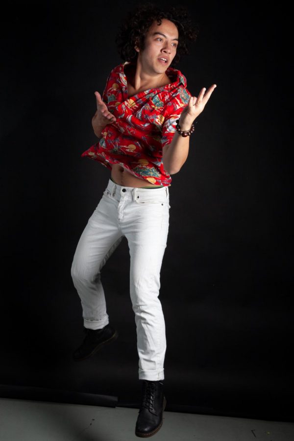 Kai Zheng uses clothes to express his strong personality and charm.