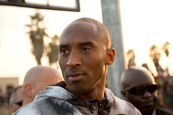 Lakers legend Kobe Bryant and his daughter Gianna died in a helicopter crash near Calabasas Sunday, leaving 9 dead.