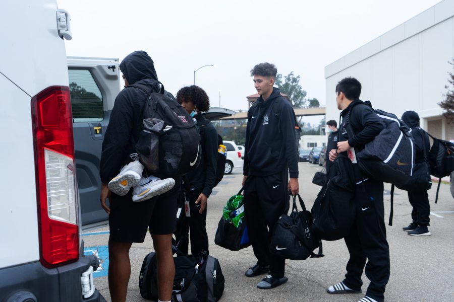 City College’s men’s basketball team load up the vans as they prepare to leave for a Monterey tournament on Dec. 2 outside of the Sports Pavillion at City College in Santa Barbara. Many basketball teams at the CCCAA level play most of their non-conference games in three-day weekend tournaments.