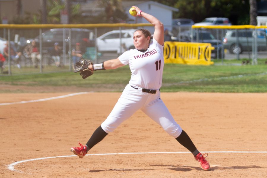 Paige+Powell+throws+a+pitch+during+her+final+home+appearance+for+City+College+on+Thursday%2C+April+21+at+Pershing+Park+in+Santa+Barbara%2C+Calif.+The+Vaqueros+were+no-hit+by+Ventura+College+in+a+13-0+loss.