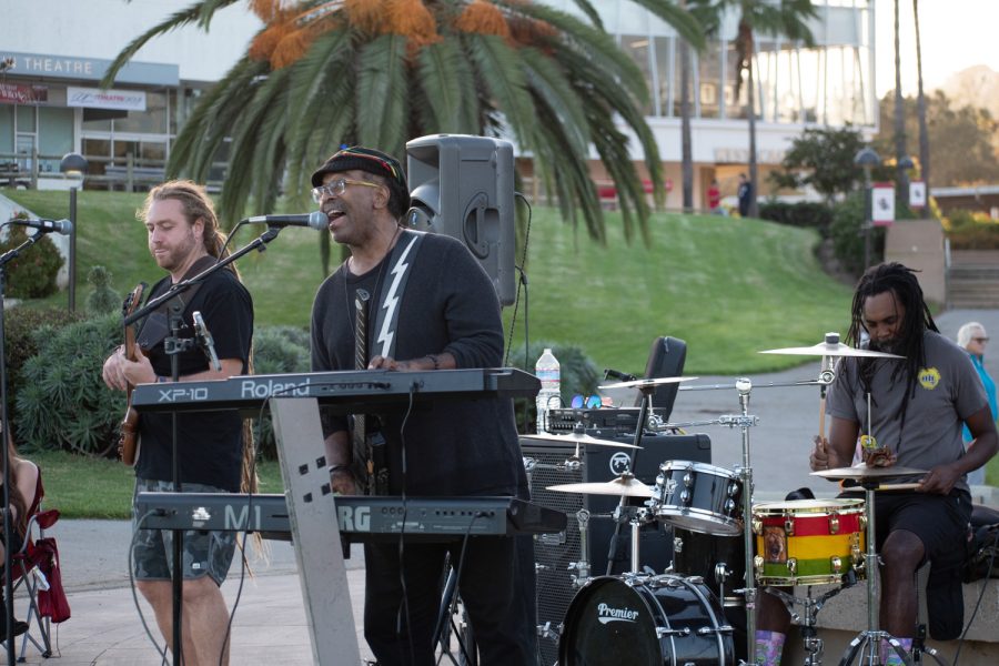 The Forbidden Fruit Band performs Neil Diamond’s “Red Red Wine” on Oct. 27 at City College’s Great Meadow in Santa Barbara, Calif. The band is composed of Tony Lee on keys, Benji Hamlin on bass, and Damien Swan on drums.