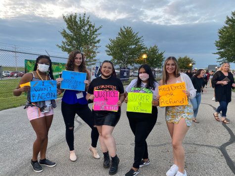 From left, Carmen Murphy, Keely Becker, Bianca Ascencio, Ashley Hernandez and Kaitlyn Enbody on Sept. 2021 ready for a Jonas Brothers concert in St. Louis, Missouri. “This was a memorable trip because it combined my twitter besties and my home besties - instantly clicking,” Ascencio wrote.