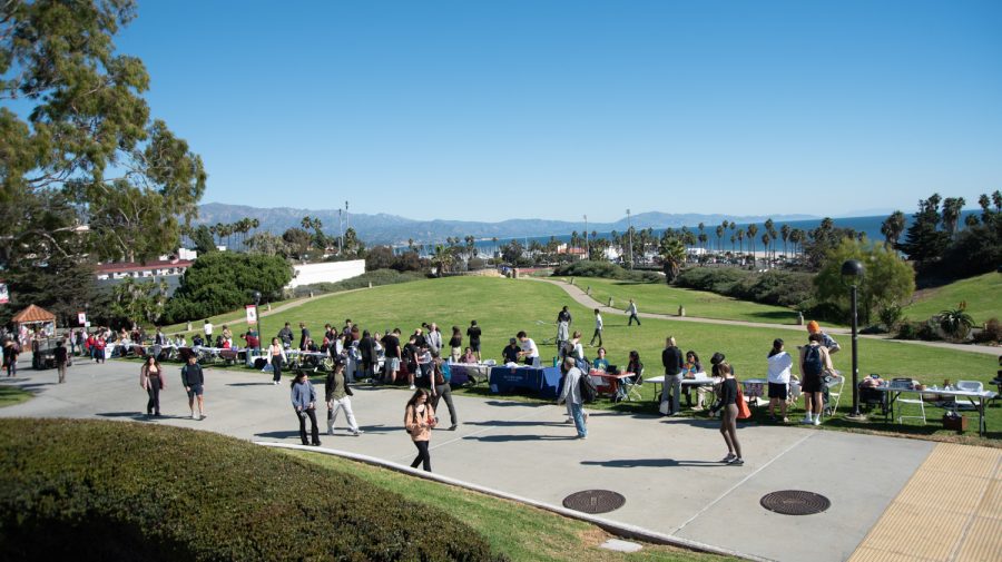 City College students mingle around Club Day tables in front of the Luria Library on Nov. 15 in Santa Barbara, Calif. 17 clubs representing City College’s diverse community tabled at the event.