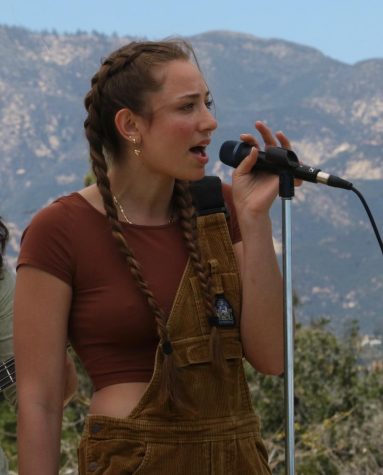 Chatterbox vocalist Sasha Gray serenades the Honors Sustainability Festival on Friday, March 21 in Santa Barbara, Calif. Gray sang songs such as "My Girlfriend Is a Witch" by October Country and "After The Storm" by Kali Uchis and Tyler, The Creator.