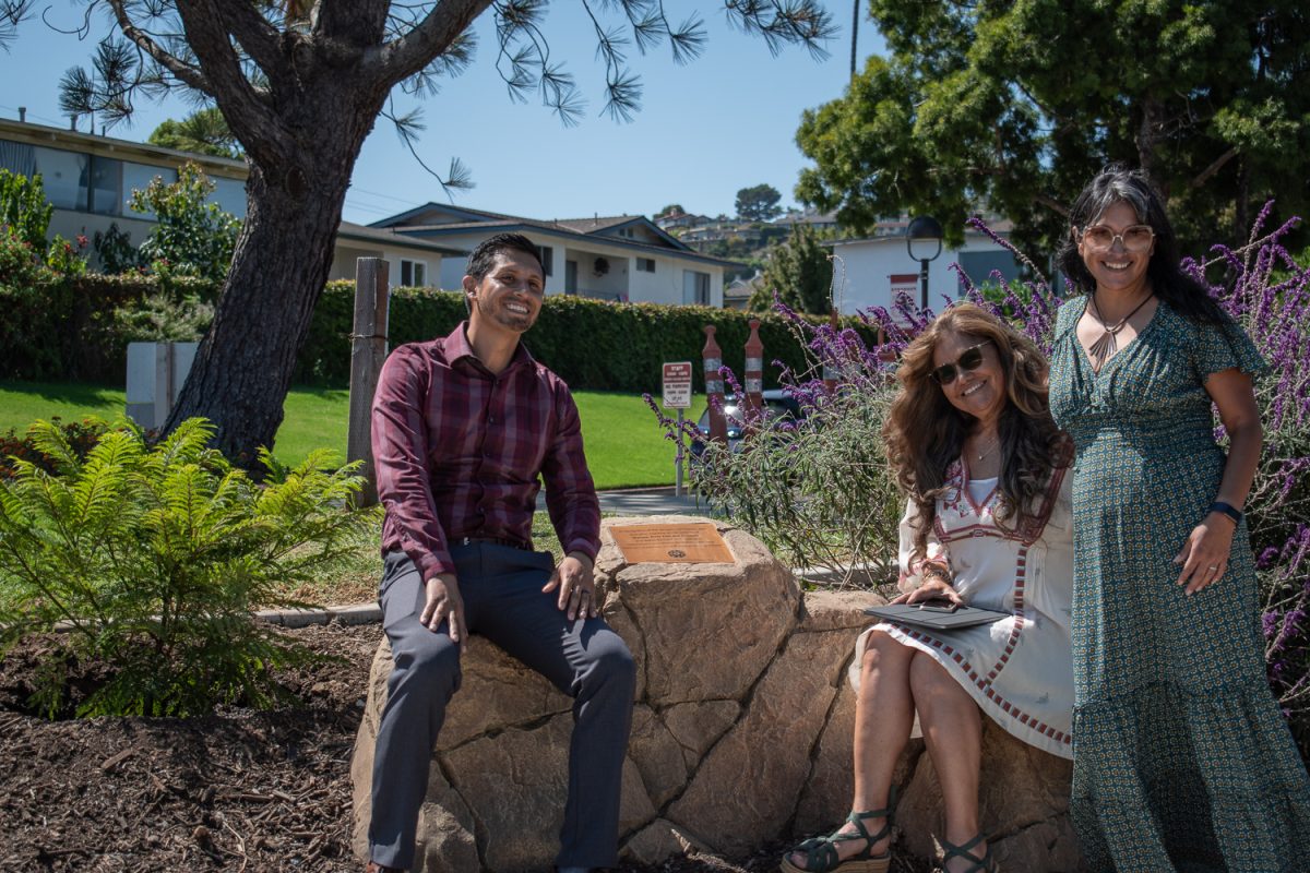 From left, Sergio Lagunas, Raices
program coordinator, Rosy Vidal-Ayres Raices academic counselor and, Dr. Melissa Menendez
Raices project director of Title V HSI Grant, and professor of English pose next to the newly planted tree and plaque on Tuesday, Sept.12 in Santa Barbara, Calif. The event commemorates the kickstart of the program at City College.