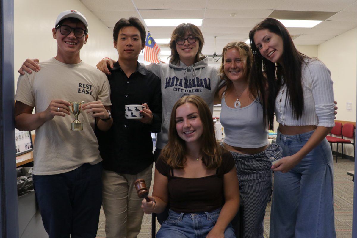 Standing from left, Bryan Wong, Huy Dinh, Elena Fuentes, Soph Kofed, Anastasia Savonov, and Libby Wilmer, sitting, serve as the 2023-2024 Associated Student Government on Friday, Sept. 8 in Santa Barbara, Calif. As the first weeks of school begin to roll in, ASG looks forward to adding members to this years board. 