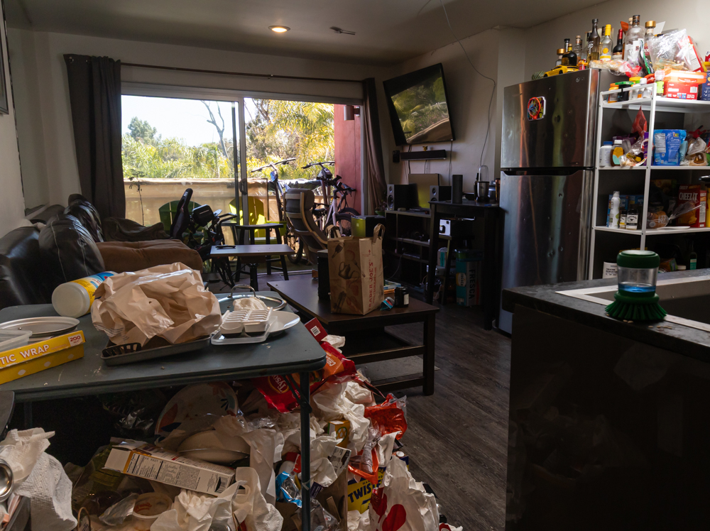 Overflowing garbage and moist counters decorate college students’ Beach City apartment April 19 in Santa Barbara, Calif. This was the result of five roommates struggling to balance cleaning responsibilities.
